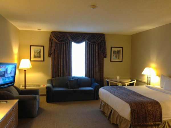 Petawawa River Inn & Suites image 15