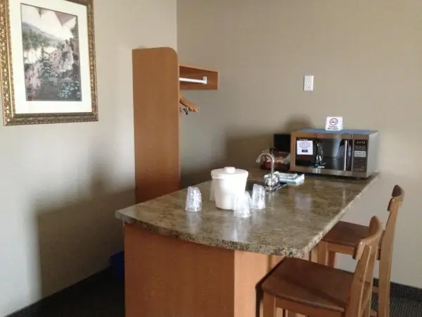 Petawawa River Inn & Suites 8